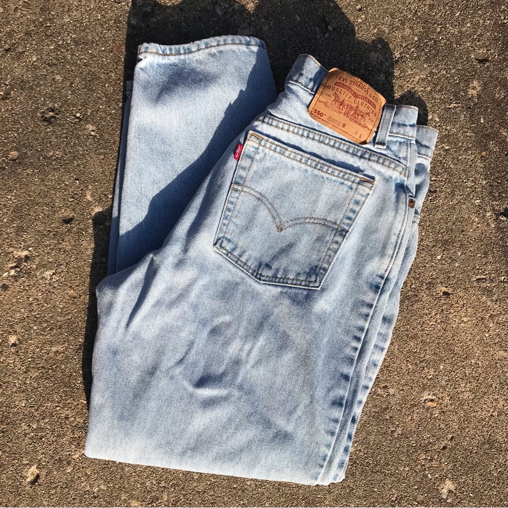 Vintage Light Wash Levi’s 550s